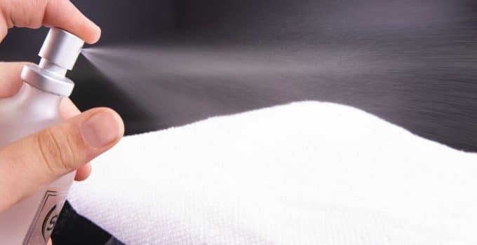 Spray disinfettante per tessuti
